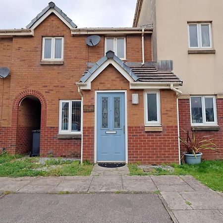 Relaxing 2-Bed Coastal Escape In Port Talbot Apartment Exterior photo
