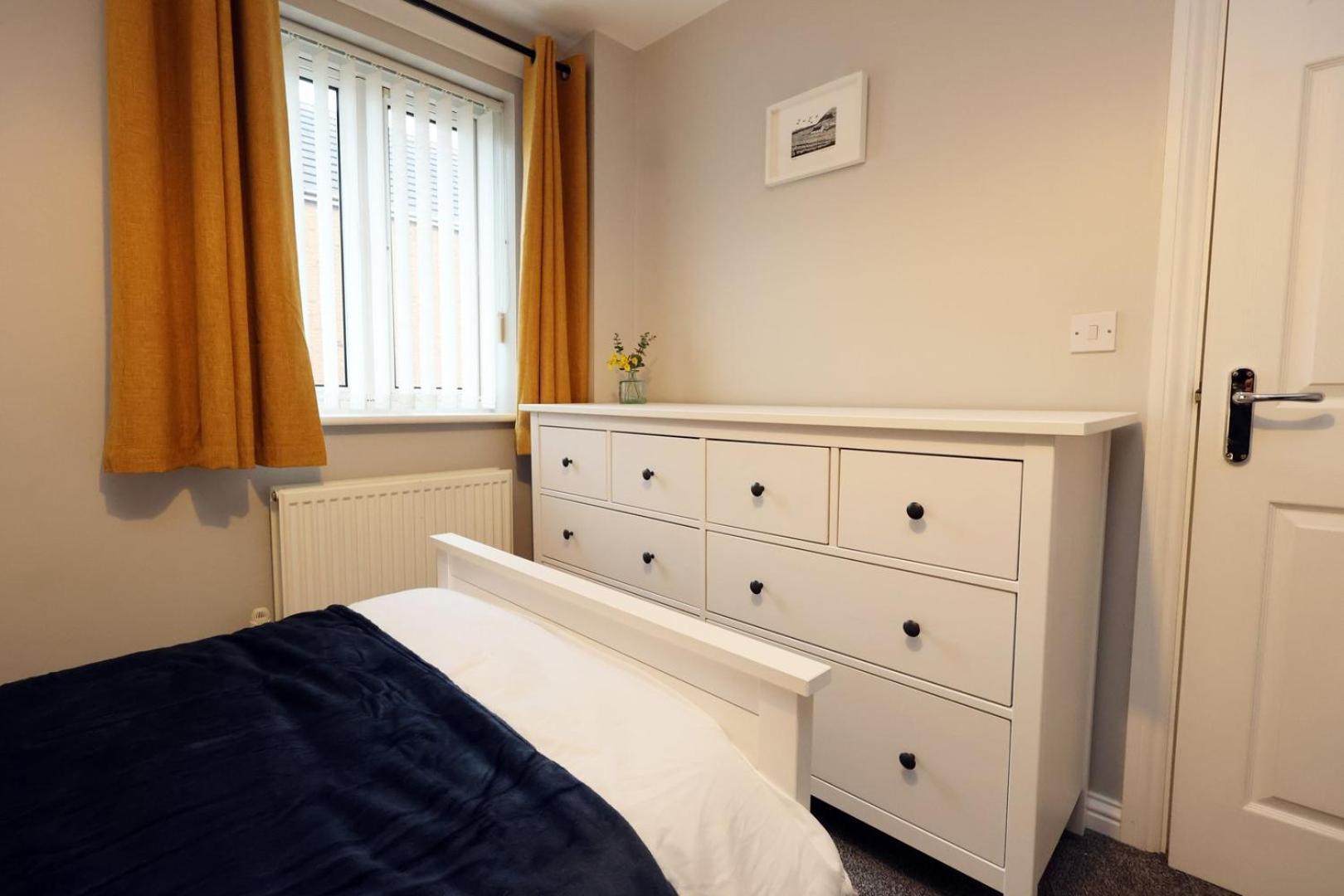Relaxing 2-Bed Coastal Escape In Port Talbot Apartment Exterior photo