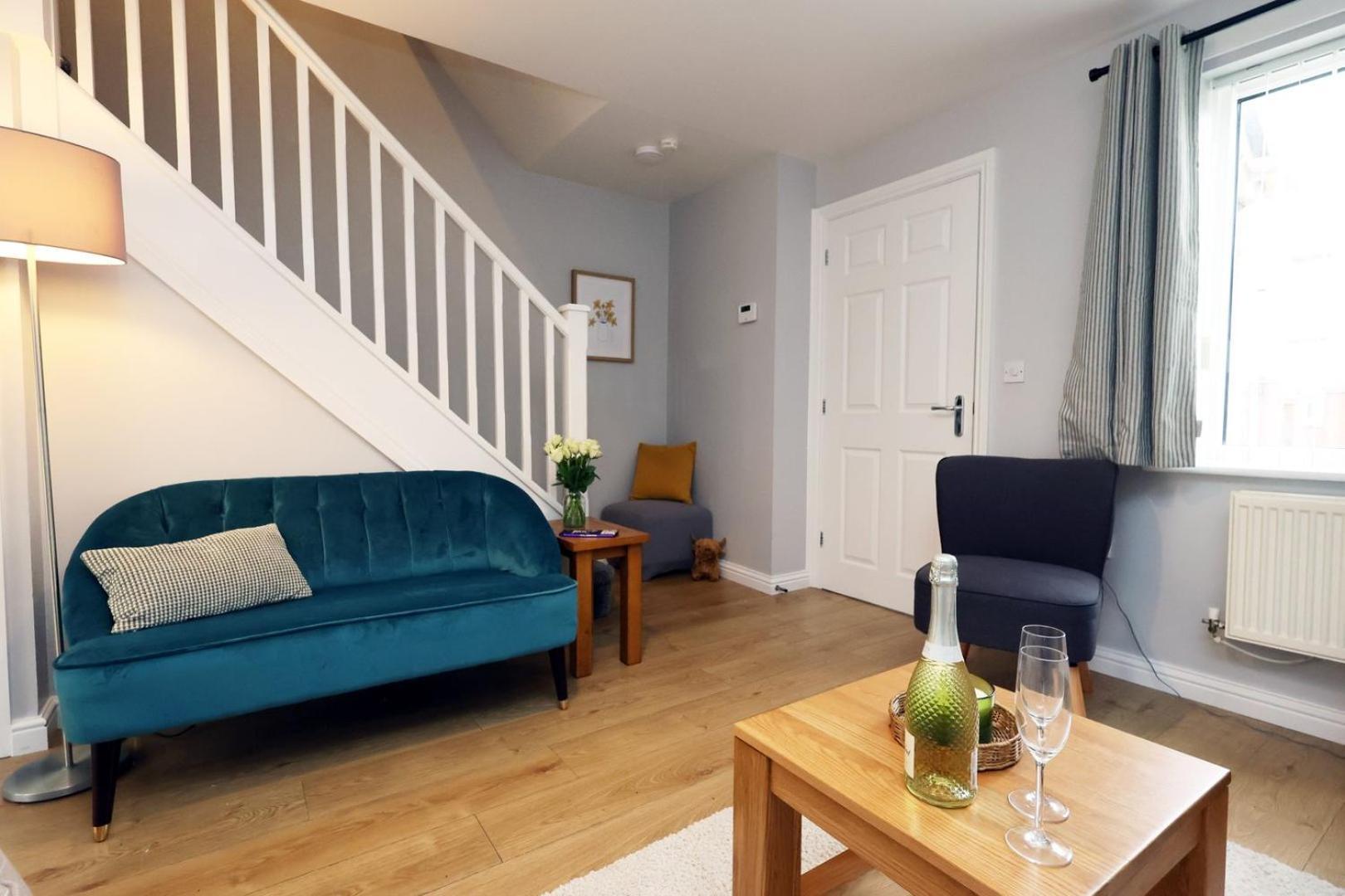 Relaxing 2-Bed Coastal Escape In Port Talbot Apartment Exterior photo